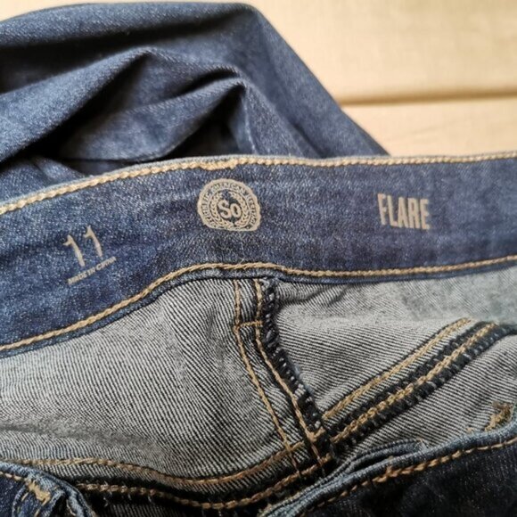 So Flare  Jeans - Picture 4 of 4